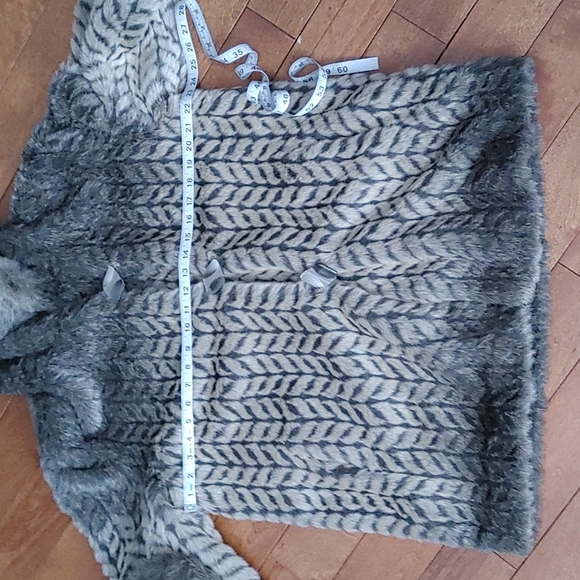 Vintage Hooded Faux Fur Coat with pockets size medium - Picture 6 of 12